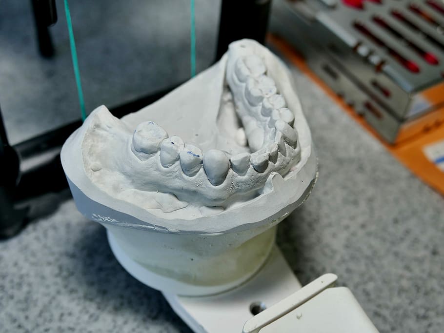 zubní, Modelka, borovice, zub, zuby, zubní model, nikdo, uvnitř, detail, míchání, den, zaměřit se na popředí, vysoký úhel pohledu, bílá barva, průmysl, zdravotnictví a lékařství, hygiena, technologie, Věda, kontejner, lékařské vybavení, zařízení, selektivní zaměření, stůl, stálý život, kov, továrna, stomatologické vybavení, 4K