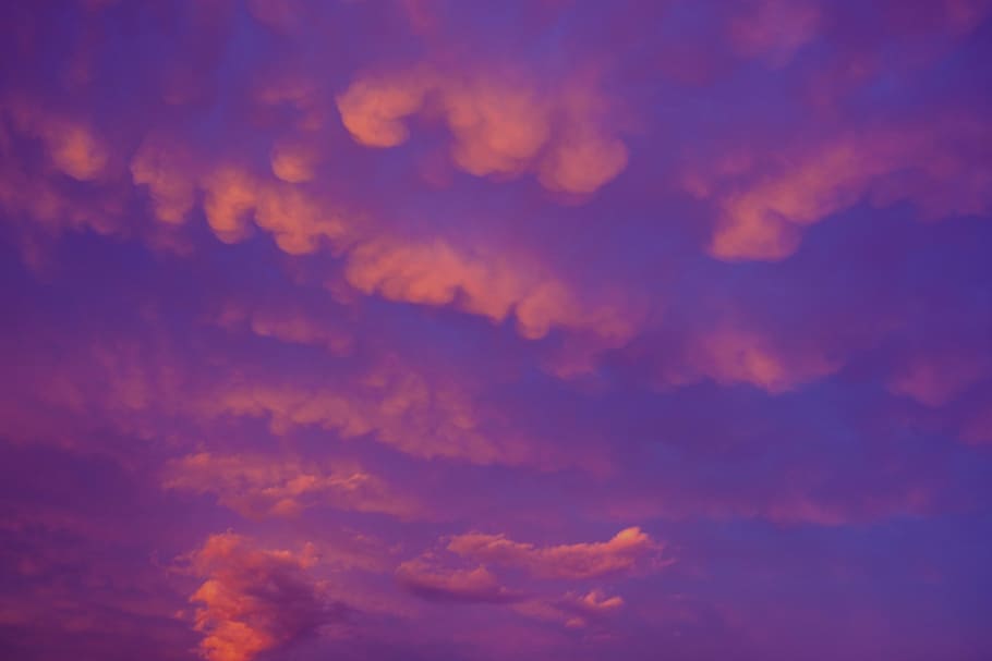 céu nublado, céu nublado roxo, nuvem, cloudscape, céu dramático, céu colorido, roxa, nuvem - céu, céu, beleza na natureza, natureza, por do sol, scenics - natureza, ninguém, tranquilidade, origens, visão de baixo ângulo, azul, meio Ambiente, vento, idílico, atmosfera, cena tranquila, céu mal-humorado, ao ar livre, meteorologia, 5K