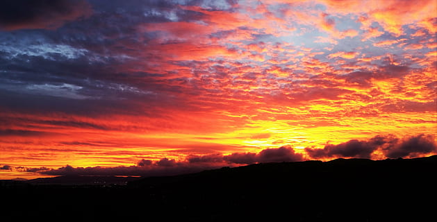 skyer, soloppgang, dramatisk, skumring, silhouette, himmel, sol, solnedgang, sky - himmel, oransje farge, skjønnhet i naturen, dramatisk himmel, naturskjønnhet - natur, ro, rolig scene, natur, miljø, ærefrykt, idylliske, ingen folk, clouds, landskap, levende farge, atmosfærisk stemning, utendørs, mørk, romantisk himmel, 4K, CC0, offentlig domene, opphavsrett gratis