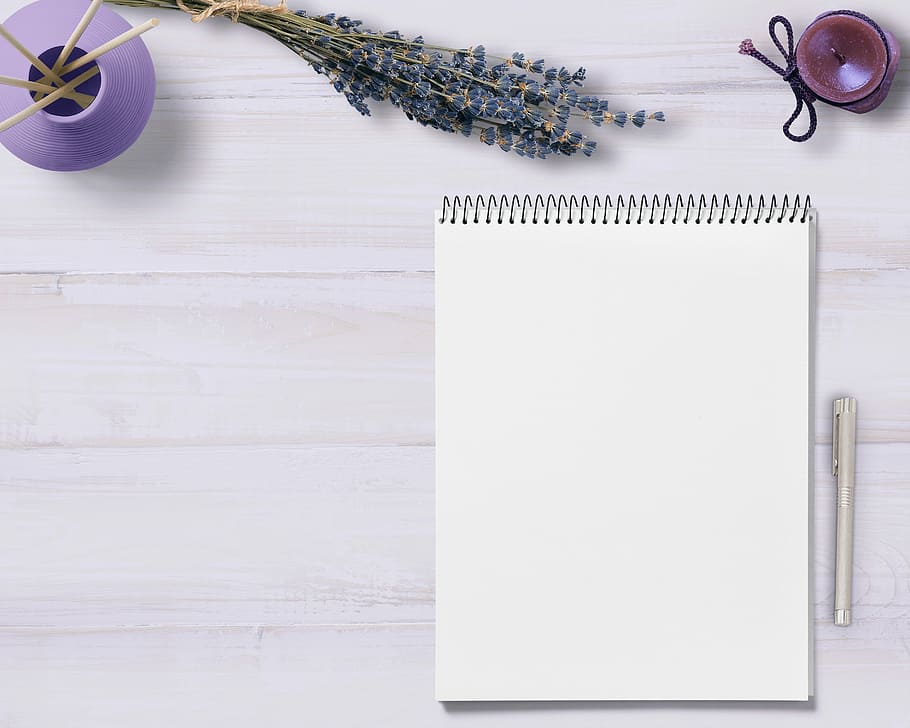 blanc, quadern, gris, bolígraf, Bloc de notes, taula, flors, vela, decoració, nota, bloc d’escriptura, negocis, sortir, paper, escena, coolie, missatge, lletres, comunicació, tràfic de lletres, correspondència, salutacions, còpia espai, buit, scrapbooking, contacte, bloc, blogger, connexió, creatiu, llança, femella, taula de fusta, espígol, pals de fragància, deco, planificació, pastel, violeta, natura morta, a l'interior, publicació, llibre, instrument d’escriptura, vista d’angle alt, directament a sobre, cap gent, en blanc, material de fusta, Color blanc, educació, planta, pàgina, art i artesania, escriptori, 2K