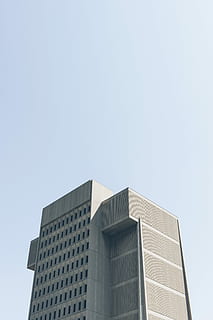 foto, gris, alt, edifici de pujada, ennuvolat, cel, edifici de gran alçada, arquitectura, estructura construïda, exterior de l'edifici, modern, edifici d'oficines, escena urbana, finestra, gratacels, ciutat, a l'aire lliure, dia, cel clar, cap gent, vista d’angle baix, edifici, còpia espai, exterior d’edifici d’oficines, naturalesa, oficina, patró, alta - alta, vidre - material, 5K, CC0, domini públic, lliure de regalies