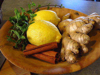 geltona, citrinų vaisiai, gingers, turas, ruda, medinis, citrina, imbieras, cinamono, mėtų, ingredientas, arbata, žolė, natūralus, citrusiniai vaisiai, ekologiškas, šaknis, gerti, šviežias, mityba, lieknėjimas, gaivinimas, maisto, Maistas ir gėrimai, šviežumas, sveika mityba, gerovę, natiurmortas, Citrusinis vaisius, patalpose, Iš arti, vaisiai, nėra žmonių, lentelė, mediena - medžiaga, pjaustymo lentelė, prieskoniai, daržovių, koriandras, 2K, CC0, Viešasis domenas, nemokamai