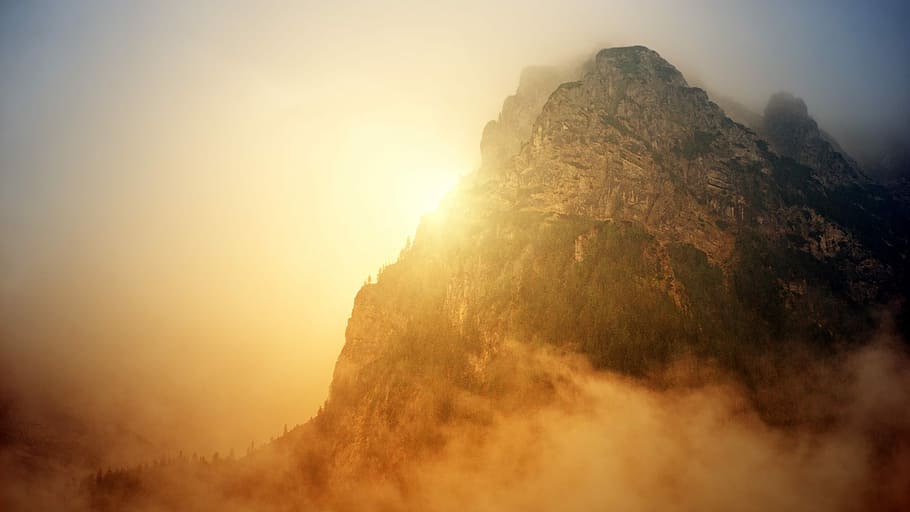 grijs, rotsachtig, berg-, bomen, gouden, uurfoto, landschapsfotografie, uur, Alpen, Bos, hemel, zon, mist, natuur, zonsondergang, milieu, solide, scenics - natuur, zonlicht, schoonheid in de natuur, land-, rots, kalmte, rock - object, rustige scène, boom, ochtend-, landschap, buitenshuis, geen mensen, bergtop, 2K