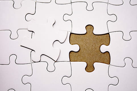 blanc, puzzle, fente, Se joindre, insérer, partager, en forme, reconstituer, jouer, pièces du puzzle, la patience, cartes mémoire recouvertes de, Passe-temps, ennui, presque fini, Solution, pièce de puzzle, lien, modèle, à l'intérieur, incomplet, personne, jeux de loisirs, relaxation, finition, plein cadre, Activité de loisir, stratégie, fermer, grand groupe d'objets, prise de vue en studio, couleur blanche, forme, insertion, complexité, 5K, CC0, domaine public, libre de droits