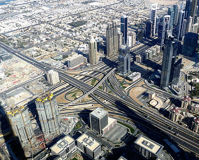 mrakodrapy, průsečík, Pohled, Dubaj, emiráty, město, letecký pohled, panoráma města, architektura, sheikh zayed road, mrakodrap, Spojené arabské emiráty, městské scény, ulice, městské panorama, provoz, centrální čtvrti, stavba, vysoký úhel pohledu, Dálnice, exteriér budovy, kancelářská budova exteriér, přeprava, budova, spojení, přeplněný, den, silnice, dav, destinace, moderní, venku, složitost, finanční okres, více pruhu dálnice, 4K, CC0, veřejná doména, bez autorských práv