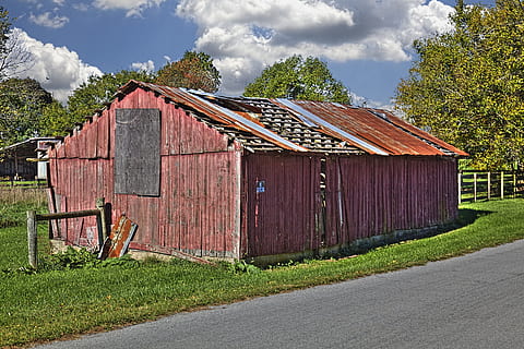 graner, rústic, graners, ohio, art digital, rural, escènic, país, camp, paisatge, cobert, coberts, granja, granges, agricultura, agrícola, Masia, campanar, comtat, americana, foto, fotografia, estructura, estructures, sturgell, William Sturgell, factura sturgell, històric, decoració de la llar, edificis, núvols, cel, arbre, arbres, ennuvolat, cels, males herbes, comtat del campanar, urbana, estructura construïda, arquitectura, edifici agrícola, planta, núvol - cel, exterior de l'edifici, material de fusta, naturalesa, escena rural, cap gent, edifici, casa, herba, dia, carretera, transport, 5K, CC0, domini públic, lliure de regalies