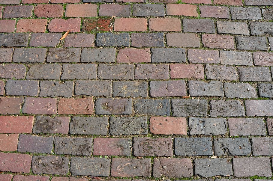 llambordes, maó, carretera, pedra, textura, paviment, urbà, carrer, pavimentació, patró, superfície, vell, sòl, cobble, fons, funció de construcció de parets, marc complet, cap gent, paret, dia, paret de maó, aspre, sòlid, material de pedra, arquitectura, sendera, a l'aire lliure, repetició, en fila, vista d’angle alt, 4K