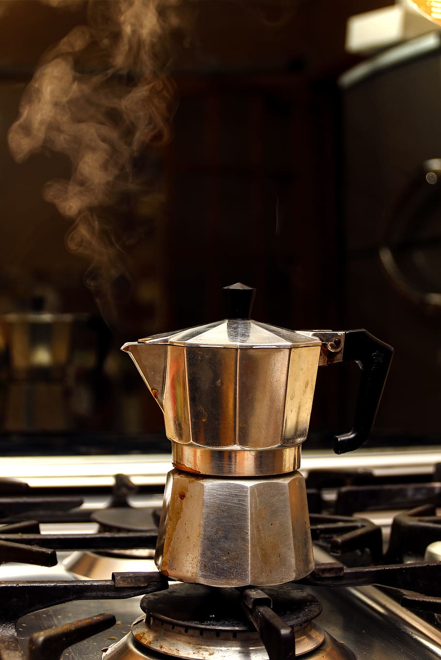 inoxidable, cafetera d’acer, estufa, borrós, primer pla, Cafetera, estris de cuina, focus, calor, calenta, preparació, fum, vapor, acer, natura morta, aparell, cuina, calor - temperatura, cafè, menjar i beguda, cremant, cafè - beguda, cremador - estufa, habitació domèstica, foc, a l'interior, fum - estructura física, metall, flama, cuina domèstica, estri de cuina, cap gent, paella, 5K