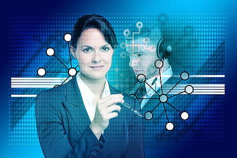 kvinna, svart, spetsig, lapel kostym, blockkedja, personlig, data, uppgifter, begrepp, systemet, kommunikation, konsensus, mekanism, transaktion, integritet, förvaltning, blockera, datablock, konkatenering, förbindelse, tillsammans, styrelse, ledare, kretsar, kalkylator, dator, tillgång, datavirus, datorvirus, dataskiftcenter, spår, cpu, pc, lödförband, processor, chip, databehandling, anslutningar, linje, distributör, elektronik, tryckt kretskort, rader, en person, vuxen, kvinnor, porträtt, teknologi, leende, trogen, tittar på kameran, inomhus, företag, cyberrymden, vetenskap, studio skott, honor, lycka, ung vuxen, global kommunikation, 4K