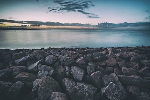 largo, fotografía de exposición, tomado, costa de Kent, sur, Inglaterra, fotografía de larga exposición, kent, costa, sur de Inglaterra, naturaleza, nubes, paisaje, Oceano, mar, cielo, puesta de sol, agua, playa, línea costera, al aire libre, nadie, scenics, roca - objeto, nube - cielo, oscuridad, tranquilidad, belleza en la naturaleza, escena tranquila, rock, sólido, paisajes - naturaleza, idílico, escena no urbana, día, remoto, costa rocosa, rompeolas, 4K, CC0, dominio público, libre de derechos