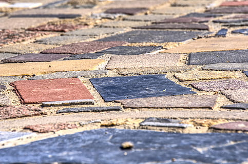 vzor, struktura, Pozadí, kámen, cihlový, beton, náplast, hof, fuga, barvitý, hdr, s vysokým dynamickým rozsahem, kontrast, den, nikdo, celý rám, texturou, v řadě, detail, selektivní zaměření, venku, ulice, pěšina, architektura, povrchu, hrubý, stavba, starý, vysoký úhel pohledu, slunečního světla, Příroda, dlažební kámen, 5K, CC0, veřejná doména, bez autorských práv