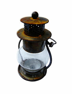 WindLight, isolato, danese, chiuso, bicchiere, antico, vecchio, sfondo bianco, girato in studio, natura morta, metallo, nessuno, avvicinamento, colore nero, ritagliare, in casa, vista dall'alto, apparecchio, singolo oggetto, maniglia, contenitore, attrezzature domestiche, arrugginito, cucina domestica, attrezzatura, caffettiera, 2K, CC0, dominio pubblico, privo di copyright