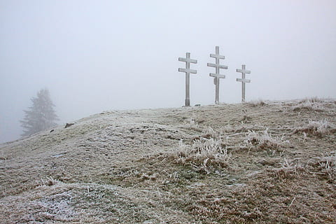 cross, ice, icy, cold, snow, alpine, frozen, winter, mountains, fog, land, nature, grass, day, no people, tranquility, beauty in nature, plant, non-urban scene, scenics - nature, tranquil scene, environment, field, technology, built structure, cold temperature, sky, outdoors, electrical equipment, 4K, CC0, public domain, royalty free