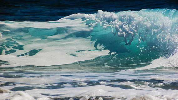 bølge, bobler, skum, spray, energi, vand, plaske, væske, hav, natur, blå, surf, strand, fuld ramme, ingen mennesker, bevægelse, sport, dag, vandsport, skønhed i naturen, havnefronten, kold temperatur, udendørs, dyr i naturen, scenics - natur, jord, undervands-, magt i naturen, 4K, CC0, offentligt domæne, royaltyfrie
