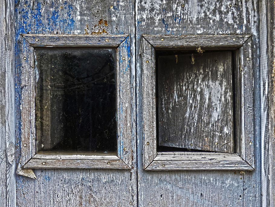 scheggiato, piccola finestra, vecchio, finestra, danneggiato, legno - materiale, nessuno, avvicinamento, sfondi, struttura costruita, architettura, vetro - materiale, giorno, esterno dell'edificio, intemperie, fotogramma intero, costruzione, all'aperto, porta, Entrata, abbandonato, sicurezza, forma, telaio della finestra, deterioramento, 4K