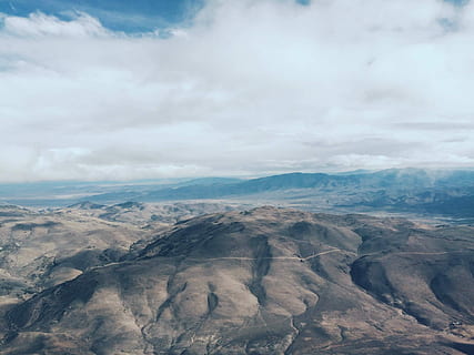 fjellene, hvit, skyet, himmel, brun, plateau fjellet, blå, dagtid, fjell, Sky, fjellkjede, område, topp, stein, natur, landskap, blå fjell, himmelsyn, tørke, arid, ariel, vest, sky - himmel, skjønnhet i naturen, naturskjønnhet - natur, rolig scene, ro, miljø, ikke-urbane scene, ingen folk, dag, fysisk geografi, fjern, idylliske, utendørs, dramatisk landskap, tørt klima, klima, dannelse, 1080P, CC0, offentlig domene, opphavsrett gratis
