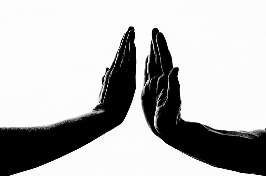 humà, mans, blanc, fons, dues mans, dos, vista, persona, primer, palmeres, aïllat, tots dos, prendre, perspectiva, prega, en blanc, donar, caucàsic, cap amunt, enganxar, mantingui, silueta, gent, arribar, gimme, buit, agafar, mà humana, fons blanc, blanc i negre, retroil·luminat, femelles, dones, aïllats en blanc, dit humà, color negre, tir de l'estudi, part del cos humà, primer pla, a l'interior, mà, part del cos, unió, còpia espai, emoció positiva, comunicació, adult, dues persones, amor, persona irreconeixible, tallar, dit, extremitat humana, peu humà, 1080P