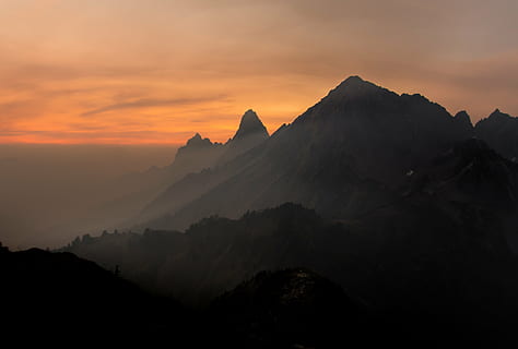 Silhouette, Berg, golden, Stunde, Angebot, Sonnenuntergang, Spitzen, Gipfel, oben, Landschaft, Natur, Aussicht, szenisch, draussen, Nebel, still, alpin, hoch, Wildnis, draußen, keine Leute, Himmel, wolke - himmel, Schönheit in der Natur, Gebirge, Szenen - Natur, ruhige Szene, Umgebung, Ruhe, Sonne, idyllisch, Nicht-städtische Szene, 5K, CC0, gemeinfrei, lizenzfrei