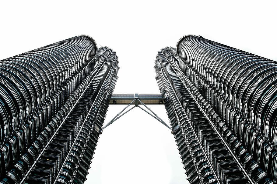 torre bessó de Malàisia, Malàisia, torre bessona, negocis, arquitectura, estructura construïda, cel, vista d’angle baix, gratacels, acer, exterior de l'edifici, cel clar, alta - alta, ciutat, exterior d’edifici d’oficines, cap gent, naturalesa, modern, torre, a l'aire lliure, dia, patró, edifici, oficina, connexió, 4K