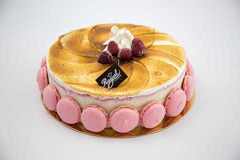 torta, ghiaccio, amaretti, cibo dolce, cibo e bevande, frutta, cibo, freschezza, dolce, al forno, colore rosa, piatto, mangiare sano, ritagliare, celebrazione, frutti di bosco, pronto a mangiare, crostata - dessert, girato in studio, in casa, indulgenza, tentazione, 5K, CC0, dominio pubblico, privo di copyright