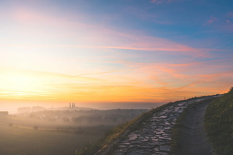 kūnas, vandens tapyba, oranžinė, mėlyna, horizonto, kelias, Debesuota, debesis, rūkas, dangus, saulėtekis, perspektyva, miesto vaizdą, saulėlydis, architektūra, pastato išorė, pastatyta struktūra, miestas, pobūdį, nėra žmonių, pastatas, debesis - dangus, kraštovaizdį, kelionės tikslai, lauke, vaizdai - gamta, transportavimas, saulės šviesa, kryptis, grožis gamtoje, saulė, 5K, CC0, Viešasis domenas, nemokamai