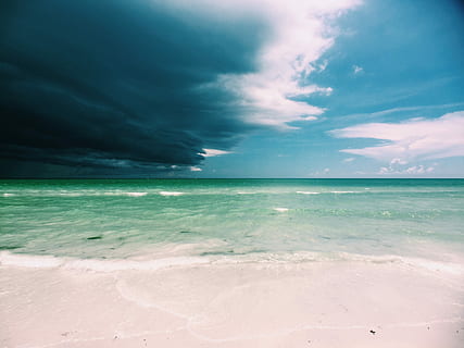 klar, hvid, sandstrand, overskyet, himmel, krop af vand, Sky, hav, storm, strand, marinemaleri, sand, vand, ocean, horisont, bølge, kyst, raincloud, Stormfront, stormcloud, sky - himmel, jord, scenics - natur, skønhed i naturen, horisont over vand, natur, tropisk klima, rolig scene, ro, ingen mennesker, miljø, udendørs, regn, turkisfarvet, 2K, CC0, offentligt domæne, royaltyfrie