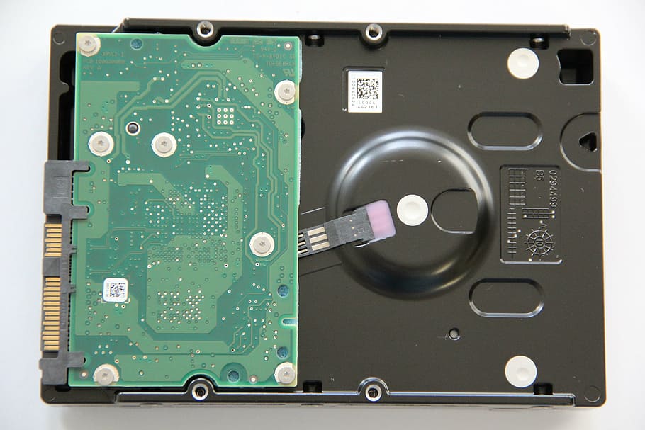 hdd, disc dur, memòria, maquinari, tecnologia, indústria, color verd, indústria electrònica, equipament, control, equipament elèctric, cap gent, comunicació, metall, xip d’ordinador, primer pla, electricitat, Font d'alimentació, targeta de circuits, maquinària, a l'interior, tridimensional, vista frontal, 5K