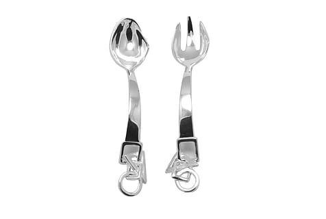 argintărie, linguriţă, furculiţă, alb, masa de seara, eleganţă, restaurant, flatware, studio shot, fundal alb, în interior, natură moartă, ustensile de bucatarie, mănâncă ustensile, elimina, nici o persoana, metal, sticlă - material, transparent, a închide, echipamente de uz casnic, reflecţie, lucios, spațiu copie, unul langa altul, două obiecte, argintiu colorat, 5K, CC0, domeniu public, fără drepturi de autor