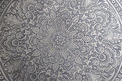 doily mandala d'argento, orientale, modello, sfondo, ornamento, astutamente, decorativo, design, sfondi, motivo floreale, fotogramma intero, in casa, nessuno, arte e artigianato, decorazione, pavimentazione, ripetizione, mestiere, creatività, avvicinamento, tessile, forma, forma geometrica, ornato, caratteristica della parete, pavimento piastrellato, 4K, CC0, dominio pubblico, privo di copyright