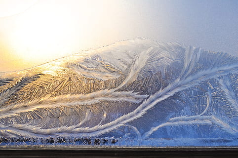 blanc, blau, resum, pintura de screengrab foto, gelades, patrons, gel, cristalls, hivern, congelat, disseny, fred, textura, ze, paisatge, escenics - natura, naturalesa, medi ambient, bellesa a la natura, cap gent, dia, terra, neu, tranquil·litat, temperatura de fred, aigua, escena tranquil·la, cel, transport, a l'aire lliure, automòbil, clima àrid, 4K, CC0, domini públic, lliure de regalies