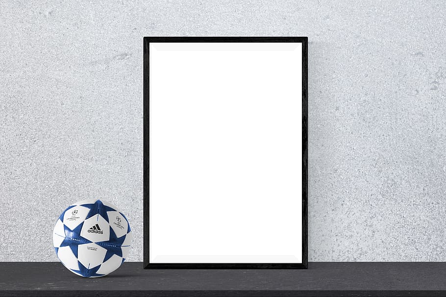 rectangular, negre, emmarcat, mirall, pòster, maqueta, marc, presentació, escriptori, interior, burla, decoració, còpia espai, futbol, pilota de futbol, esport d’equip, cap gent, pilota, Color blanc, a l'interior, esport, equipament esportiu, sol objecte, tir de l'estudi, funció de construcció de parets, en blanc, forma geomètrica, gris, forma, disseny, natura morta, esfera, 5K