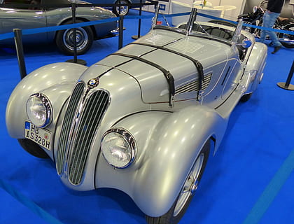 eerlijk, tentoonstelling, Old Timer, auto, historisch, oude auto's, klassiek, oldtimertentoonstelling, wijze van transport, vervoer, blauw, koplamp, landvoertuig, vintage auto, motorvoertuig, retro gestileerd, glimmend, metaal, stationair, binnenshuis, geen mensen, verlichtingsapparatuur, hoge hoekmening, zilverkleurig, reflectie, luxe, chroom, 2K, CC0, publiek domein, royaltyvrij