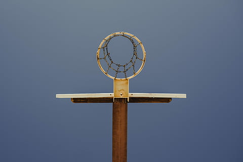 Weiß, braun, Basketballkorb, Netz, Tor, Ring, Band, runden, Basketball - Sport, Himmel, Flachwinkelansicht, Sport, Blau, keine Leute, Kreis, gestalten, Geometrische Figur, klarer Himmel, Natur, net - Sportgeräte, Tag, direkt darunter, draußen, kopieren sie platz, Religion, Glauben, Spiritualität, 8K, CC0, gemeinfrei, lizenzfrei
