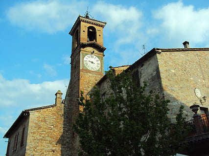 arezzo, Posizione, Citerna, architettura, Torre, Europa, orologio, vecchio, Chiesa, struttura costruita, esterno dell'edificio, cielo, costruzione, nuvola - cielo, Inquadratura dal basso, natura, giorno, storia, il passato, spiritualità, luogo di culto, nessuno, religione, albero, pianta, all'aperto, 2K, CC0, dominio pubblico, privo di copyright