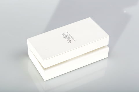 Caixa, cas, taquilla, paper, tir de l'estudi, sobre, Color blanc, a l'interior, carta, cap gent, correu electrònic, document, contenidor, targeta de felicitació, correspondència, comunicació, text, primer pla, còpia espai, caixa-contenidor, pila, vista d’angle alt, missatge, en blanc, 5K, CC0, domini públic, lliure de regalies