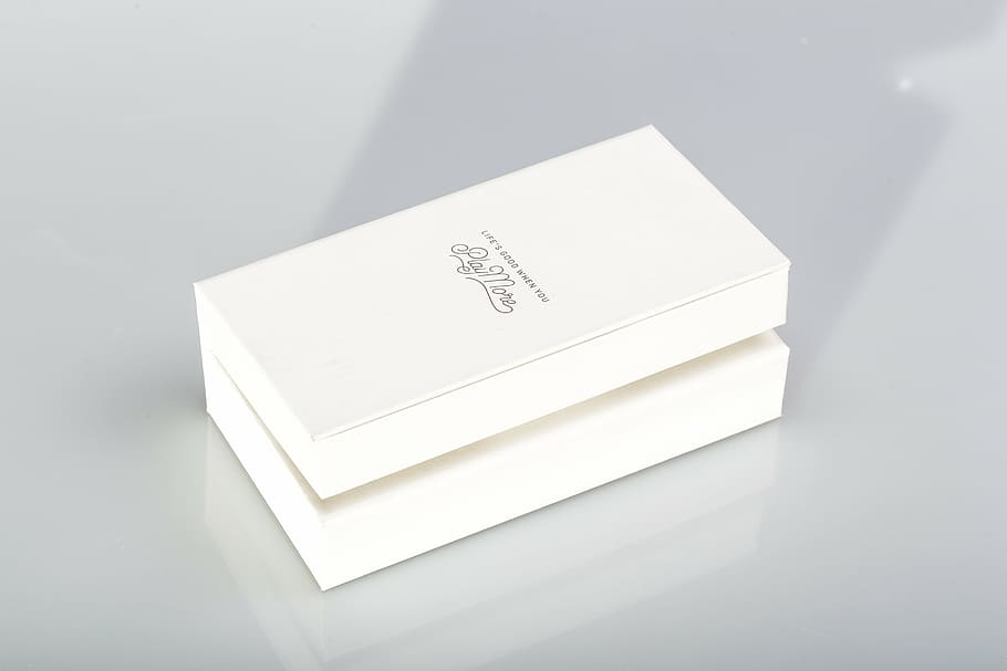 Caixa, cas, taquilla, paper, tir de l'estudi, sobre, Color blanc, a l'interior, carta, cap gent, correu electrònic, document, contenidor, targeta de felicitació, correspondència, comunicació, text, primer pla, còpia espai, caixa-contenidor, pila, vista d’angle alt, missatge, en blanc, 5K