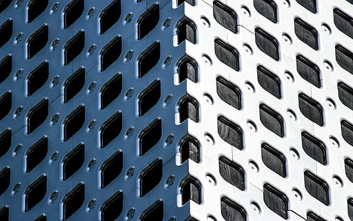 patrons, creu, quadrícula, diagonal, patró, fons, acer, industria de la construcció, resum, arquitectura, marc complet, estructura construïda, exterior de l'edifici, cap gent, en fila, repetició, finestra, edifici, ciutat, a l'aire lliure, primer pla, modern, blau, vista d’angle baix, apartament, dia, naturalesa, 4K, CC0, domini públic, lliure de regalies