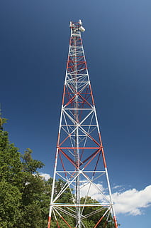 blu, cellula, cellulare, nuvole, comunicazione, gsm, Telefono, radiazione, posto, cielo, Telecom, Torre, tecnologia, Inquadratura dal basso, struttura costruita, alto - alto, natura, albero, architettura, metallo, pianta, nessuno, connessione, giorno, all'aperto, comunicazioni globali, rosso, 4K, CC0, dominio pubblico, privo di copyright