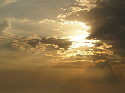 Himmel, Wolke, Wolken, Sol, wolke - himmel, Schönheit in der Natur, Szenen - Natur, Sonnenuntergang, Ruhe, Sonnenlicht, Natur, idyllisch, keine Leute, orange Farbe, ruhige Szene, draußen, Flachwinkelansicht, Sonnenstrahl, Wolkengebilde, Dramatischer Himmel, Sonne, Hintergründe, Streaming, 2K, CC0, gemeinfrei, lizenzfrei