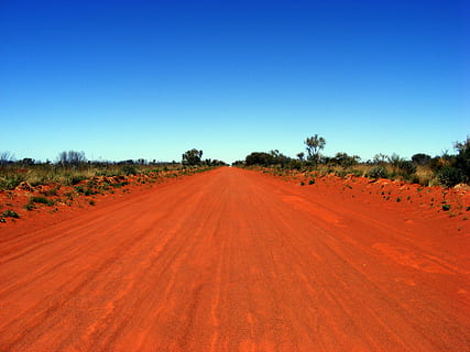 rood, centrum, weg, natuur, woestijn, landschap, hemel, landelijke scène, buitenshuis, zand, landbouw, milieu, land-, scenics - natuur, fabriek, blauw, rustige scène, heldere lucht, kopie ruimte, kalmte, schoonheid in de natuur, veld-, geen mensen, dag, boom, vuil, 2K, CC0, publiek domein, royaltyvrij