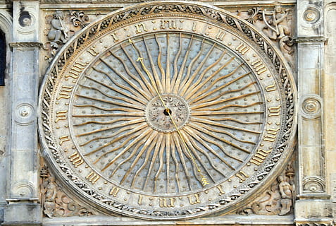 marcar, rellotge, catedral, chartres, França, arquitectura, estructura construïda, cap gent, història, el passat, cercle, art i artesania, forma geomètrica, ornamentat, talla - producte artesanal, artesania, exterior de l'edifici, forma, patró, dia, disseny, vista d’angle baix, destinacions de viatge, creativitat, talla, sostre, baix relleu, 4K, CC0, domini públic, lliure de regalies