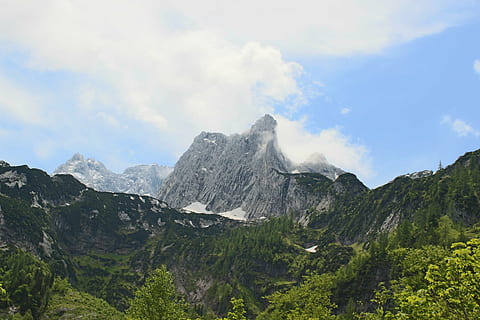 bjerg, skyer, himmel, landskab, Dachstein, bjerglandskab, natur, alpine, bjerge, bjergtop, udendørs, scenics, sommer, sky - himmel, scenics - natur, skønhed i naturen, miljø, ikke-urbane scene, rolig scene, bjergkæde, ro, idyllisk, ingen mennesker, plante, dag, grøn farve, fjern, træ, formation, rækkevidde, høj, 5K, CC0, offentligt domæne, royaltyfrie