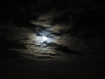 lua Negra, nuvem, noite, Sombrio, lua, nuvem - céu, scenics, natureza, céu, espaço, beleza na natureza, astronomia, visão de baixo ângulo, scenics - natureza, ninguém, lua cheia, luar, tranquilidade, nublado, ao ar livre, majestoso, cena tranquila, sinistro, brilhante, lua planetária, eclipse, 4K, CC0, domínio público, royalty free