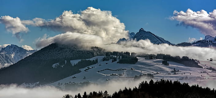 fjell, dekket, hvit, skyer, person, viser, montering, skyet, himmel, Sky, snø, tre, skog, sky - himmel, skjønnhet i naturen, miljø, vinter, kaldtemperatur, naturskjønnhet - natur, landskap, tåke, natur, fjellkjede, anlegg, snødekte fjell, ingen folk, reisemål, ro, panorama, sol, fjelltopp, utendørs, is, furutre, nåletre, furuskog, 5K, CC0, offentlig domene, opphavsrett gratis