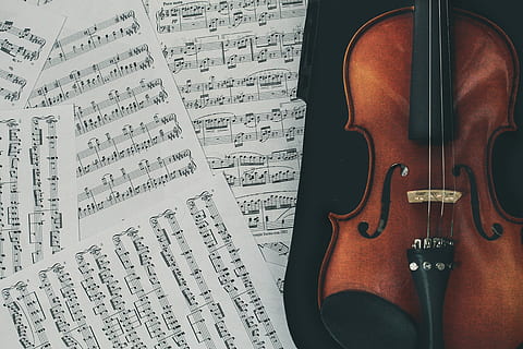 Marrone, violino, Astuccio, foto, note musicali, foglio, musica, Nota, rotto, Vintage ▾, arte, retrò, strumento musicale, strumento a corda, spartito, carta, attrezzatura musicale, cultura artistica e intrattenimento, in casa, stringa, stringa di strumenti musicali, nota musicale, arco - materiale musicale, musica classica, musicista, legno - materiale, avvicinamento, colore nero, stile classico, 5K, CC0, dominio pubblico, privo di copyright