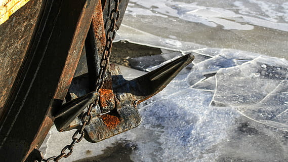 anker, insekt, rusten, skibstilbehør, Havn, Forsendelse, skibets bue, is, isflokke, is floe, ingen mennesker, dag, dyr, dyre temaer, et dyr, høj vinkel visning, dyr i naturen, dyreliv, udendørs, natur, tæt på, metal, hvirveldyr, fugl, sort farve, kold temperatur, vand, vinter, 4K, CC0, offentligt domæne, royaltyfrie