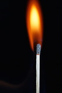 fire, flame, match, light, heat, heiss, glowing, kindle, burning, heat - temperature, fire - natural phenomenon, studio shot, indoors, close-up, matchstick, single object, black background, no people, match - lighting equipment, illuminated, colored background, blurred motion, motion, copy space, nature, communication, 2K, CC0, public domain, royalty free