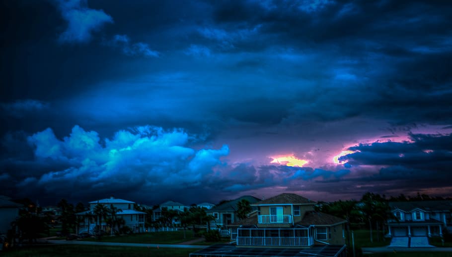 foto, case, d'oro, ora, ora d'oro, tramonto, Florida, acqua, cielo, blu, notte, orizzonte, architettura, tropicale, nuvole, paesaggio, scena, nuvola - cielo, cielo drammatico, nessuno, natura, tempesta, esterno dell'edificio, struttura costruita, potere in natura, nuvola temporalesca, temporale, fulmine, costruzione, nuvoloso, bellezza nella natura, energia, cartello, all'aperto, infausto, 5K
