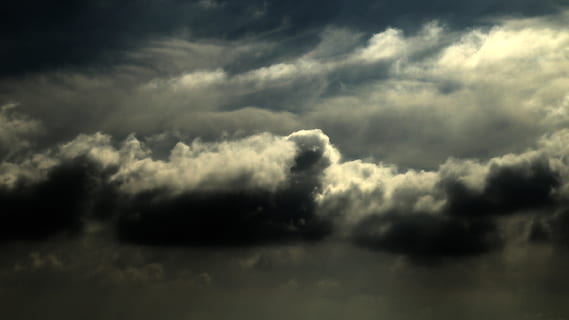 gråa moln, himmel, moln, storm, molnig, moln - himmel, clouds, dramatisk himmel, humörlig himmel, mulen, åskväder, storm moln, vind, mörk, bakgrunder, atmosfär, miljö, natur, scenics - natur, skönhet i naturen, inget folk, utomhus, regn, olycksbådande, meteorologi, skyfall, klimat, stripig, 2K, CC0, offentligt domän, royaltyfria