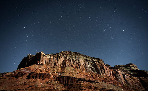 braun, Berg, sternenklarer Himmel, Natur, Landschaft, Wolken, Himmel, Nacht-, dunkel, Star, Galaxis, Astrofotografie, Fotografie, Rock - Objekt, Felsformation, szenen, keine Leute, ruhige Szene, Schönheit in der Natur, Stern - Raum, Astronomie, Platz, Szenen - Natur, Rock, solide, Flachwinkelansicht, Sternfeld, Ruhe, idyllisch, Milchstraße, Weltraum und Astronomie, Formation, erodiert, 5K, CC0, gemeinfrei, lizenzfrei
